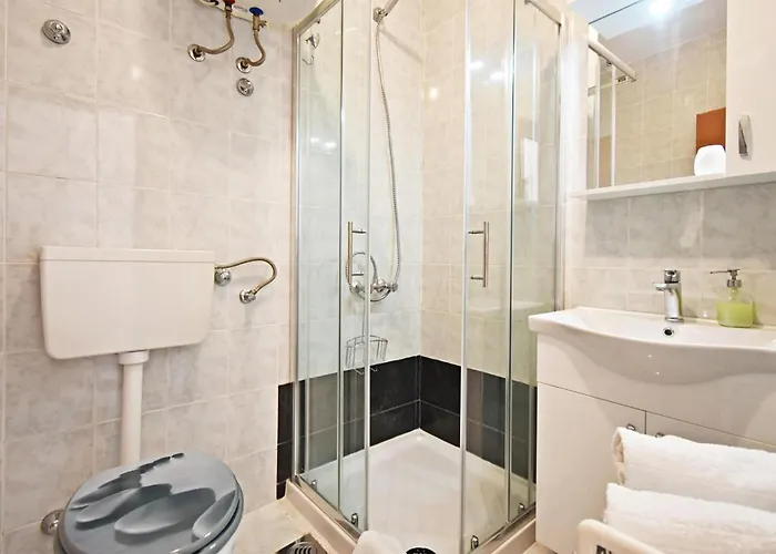 Cozy In With Kitchen Appartement Rabac