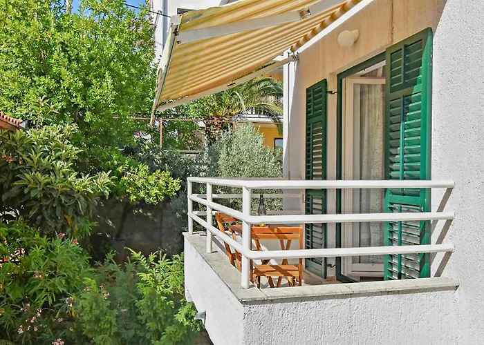 Cozy In With Kitchen Appartement Rabac